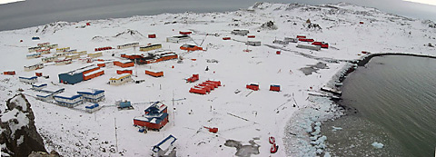 Villa Las Estrellas in Antarctica photo