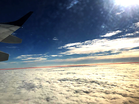 Airline pilot photo shows the curved earth 2