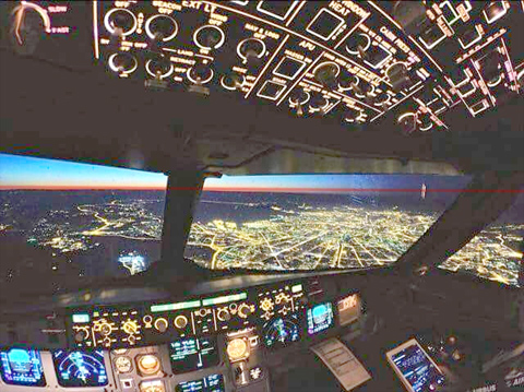 Airline pilot photo shows the curved earth 3